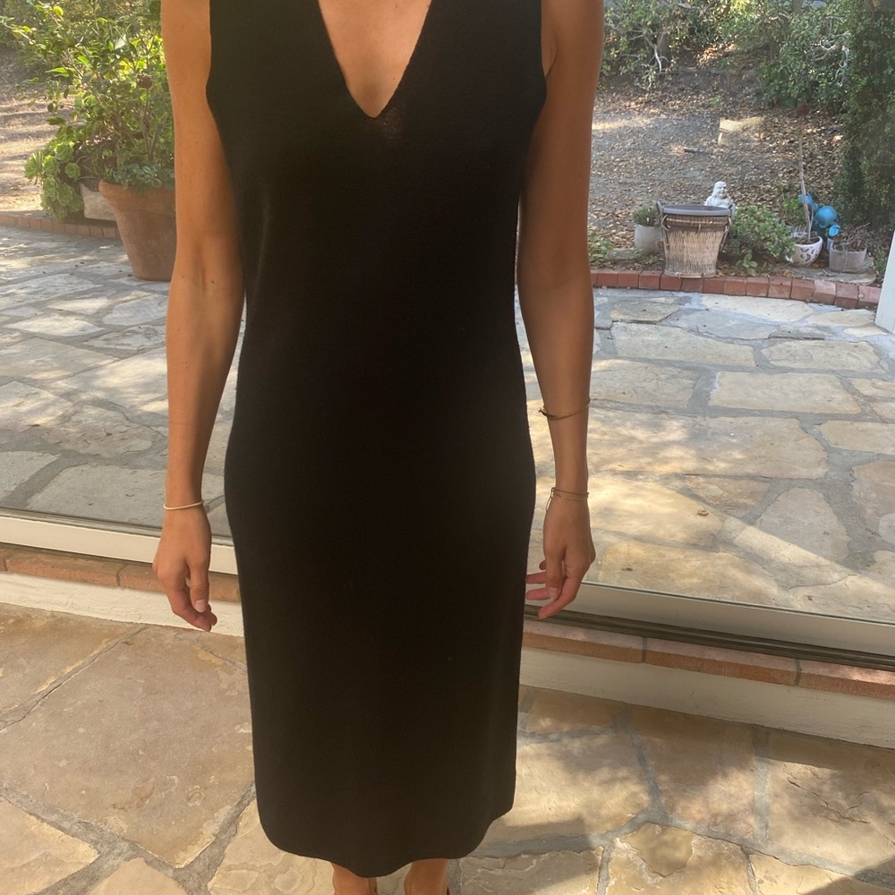 Black wool sleeveless Jones New York dress